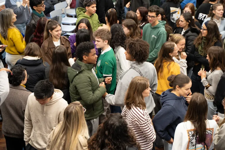 Bienvenida a más de 100 estudiantes internacionales