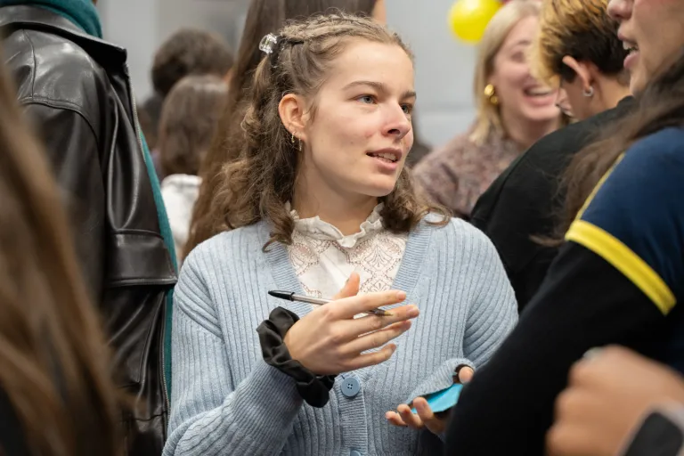 Bienvenida a más de 100 estudiantes internacionales