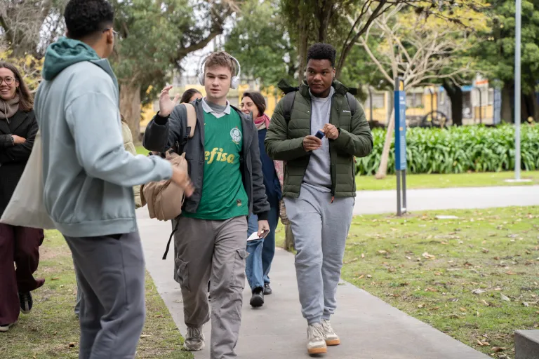 Bienvenida a más de 100 estudiantes internacionales