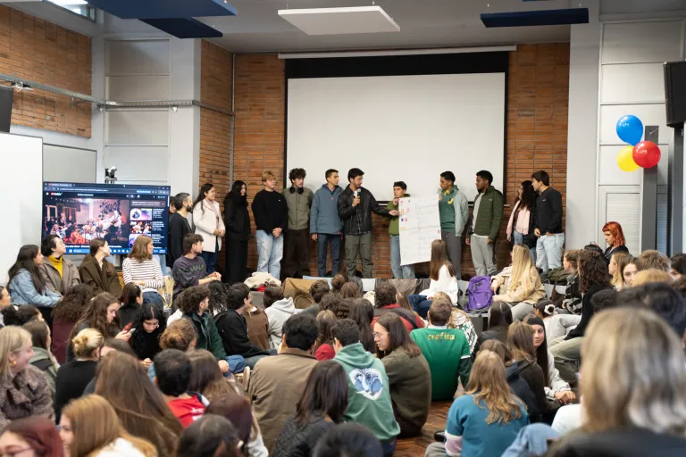Bienvenida a más de 100 estudiantes internacionales