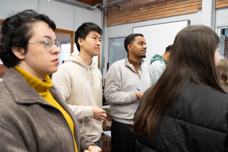 Bienvenida a más de 100 estudiantes internacionales