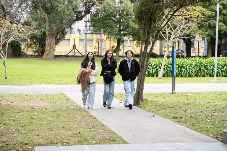 Bienvenida a más de 100 estudiantes internacionales