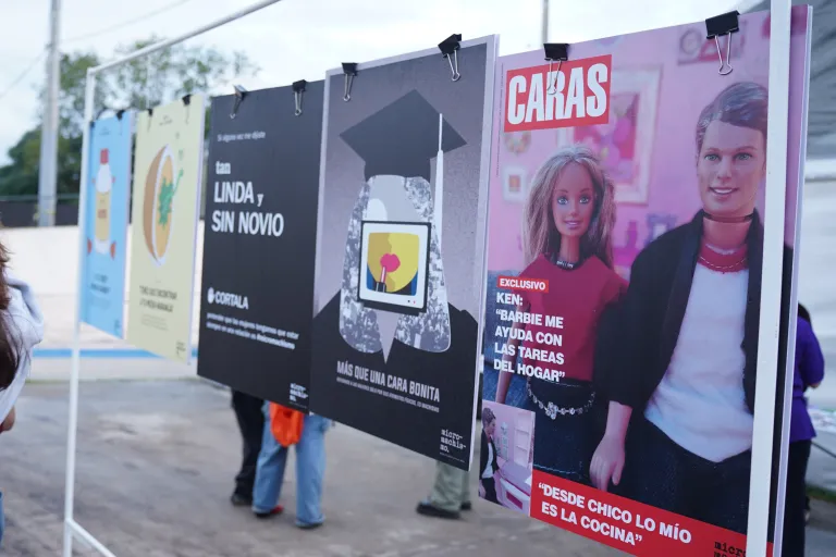 Visibilizar los «micromachismos». Muestra expuesta en el Tocó Venir Montevideo, en el Velódromo Municipal.