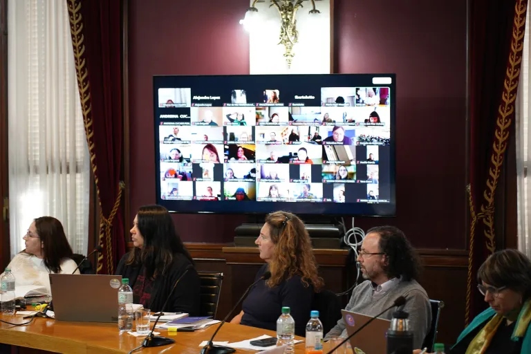 Comisión Abierta de Equidad y Género