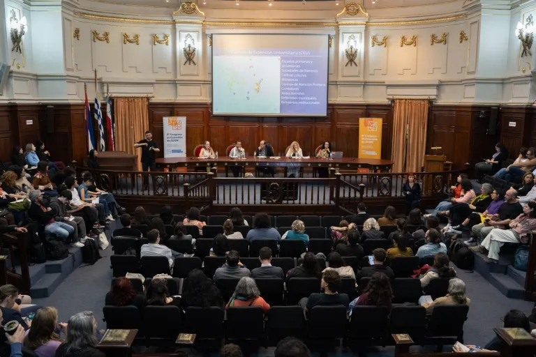 9.o Congreso de Extensión de AUGM. Mesa Extensión Crítica