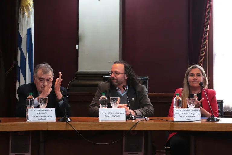 Udelar entregó el Doctorado Honoris Causa a Gustavo Barbosa-Cánovas