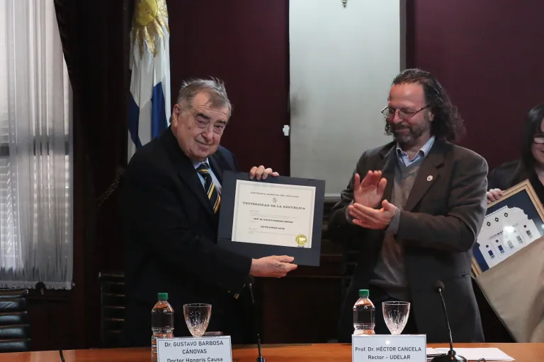Udelar entregó el Doctorado Honoris Causa a Gustavo Barbosa-Cánovas