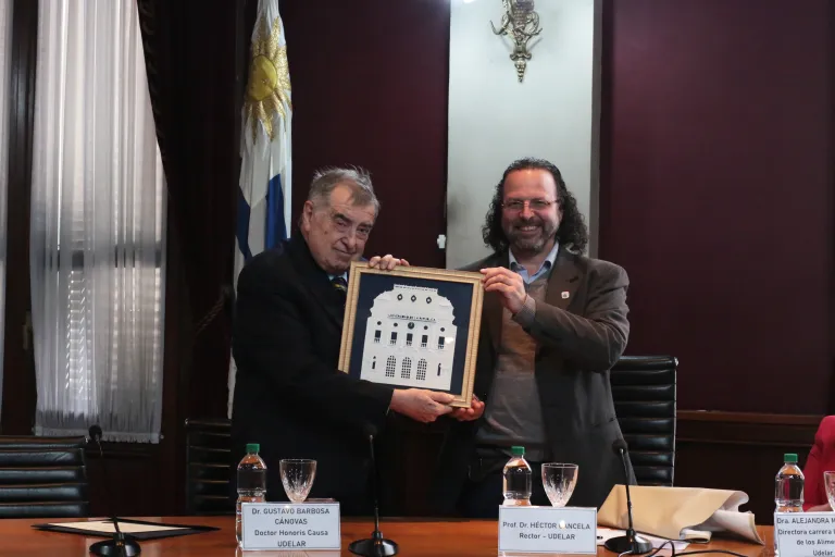 Udelar entregó el Doctorado Honoris Causa a Gustavo Barbosa-Cánovas