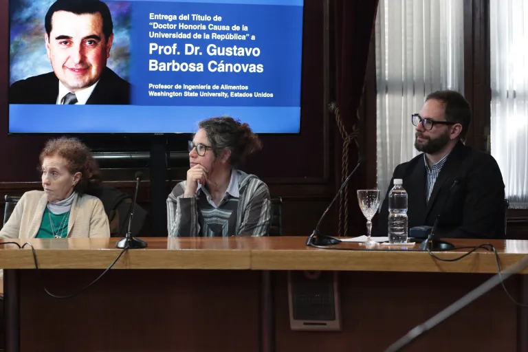 Udelar entregó el Doctorado Honoris Causa a Gustavo Barbosa-Cánovas
