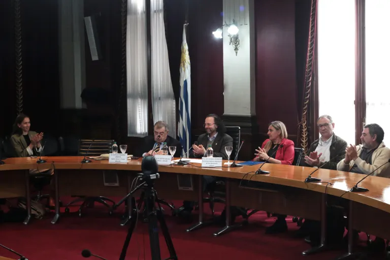Udelar entregó el Doctorado Honoris Causa a Gustavo Barbosa-Cánovas