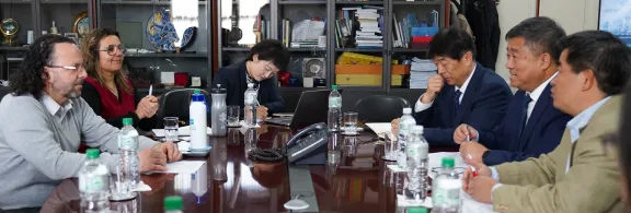 Delegación de la Universidad de Qingdao visita la Udelar