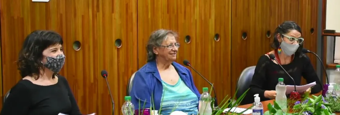 Alicia Migliaro, María Julia Alcoba y Lorena Rodríguez. Captura de pantalla de video de la actividad Alicia Migliaro, María Julia Alcoba y Lorena Rodríguez. Captura de pantalla de video de la actividad
