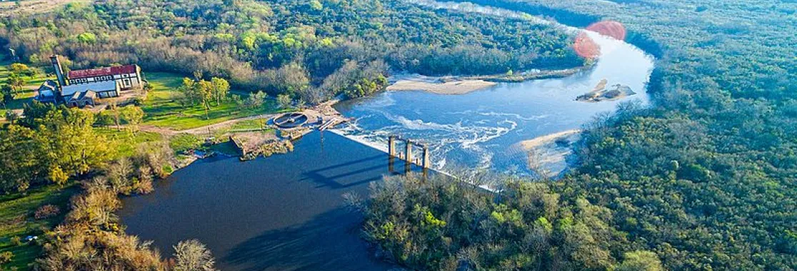 Embalse Aguas Corrientes. Foto: Marcelo Campi, 2016 (Wikimedia Commons) Embalse Aguas Corrientes. Foto: Marcelo Campi, 2016 (Wikimedia Commons)