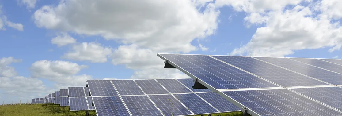 Planta de energía fotovoltaica. Foto: Facultad de Ingeniería Planta de energía fotovoltaica. Foto: Facultad de Ingeniería